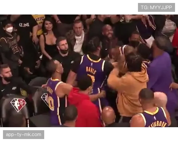 季前赛突发:天空队前锋被驱逐,因与对手发生激烈冲突 季前赛突发:天空队前锋被驱逐,因与对手发生激烈冲突